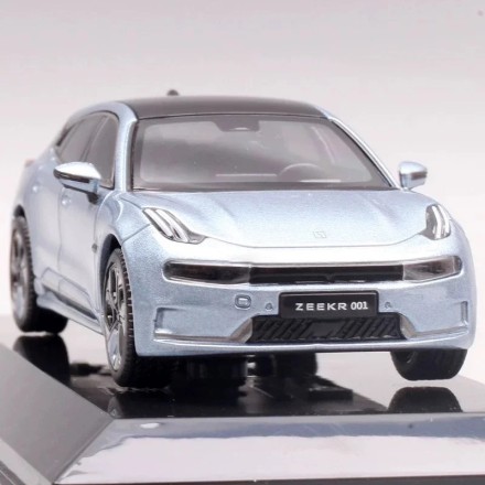 Модель автомобиля Zeekr 001, масштаб 1:18, белый
