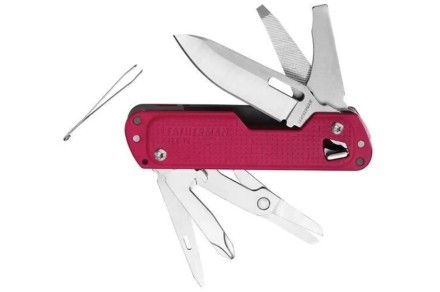 Мультитул Leatherman Free T4,малиновый