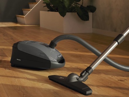 Пылесос Miele Classic C1 Parquet XL PowerLine Graphite Grey