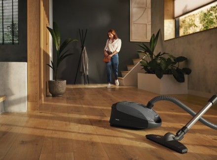 Пылесос Miele Classic C1 Parquet XL PowerLine Graphite Grey